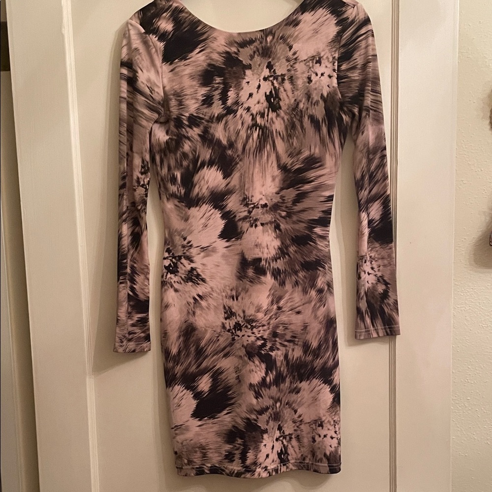 Jennifer Lopez Tan and Black Long Sleeve Dress